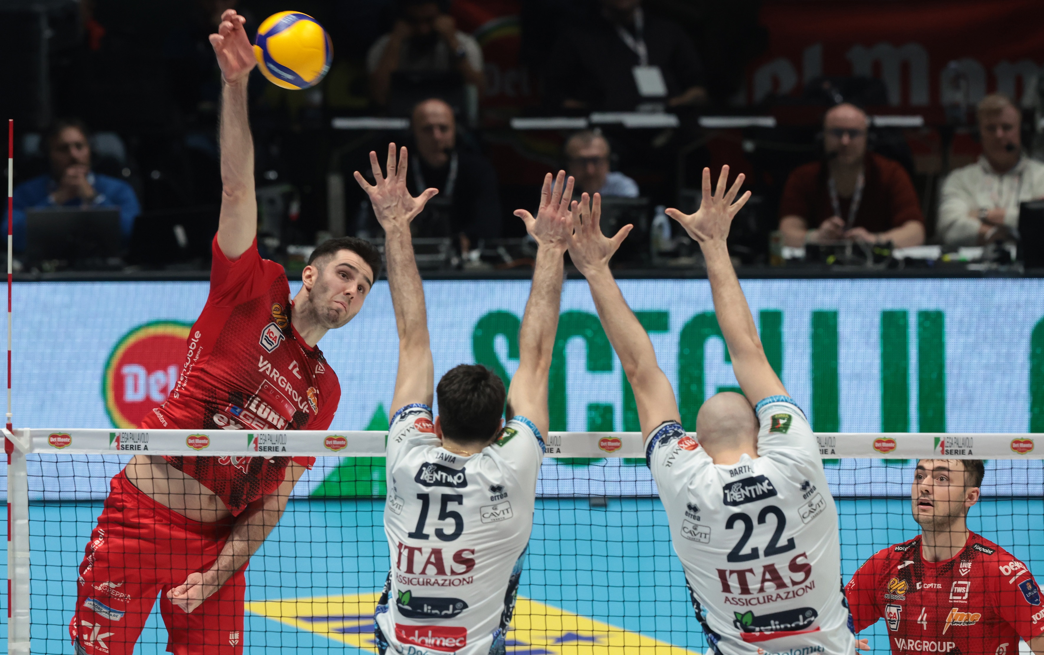 意大利队凭西南松绝杀,淘汰乌克兰进入半决赛的简单介绍 意大利队凭西南松绝杀,淘汰乌克兰进入半决赛的简单介绍