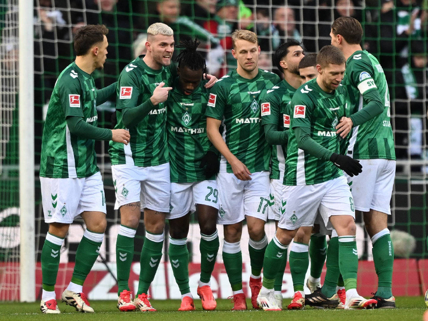 不莱梅主场火爆战平对手，摆脱颓势的简单介绍