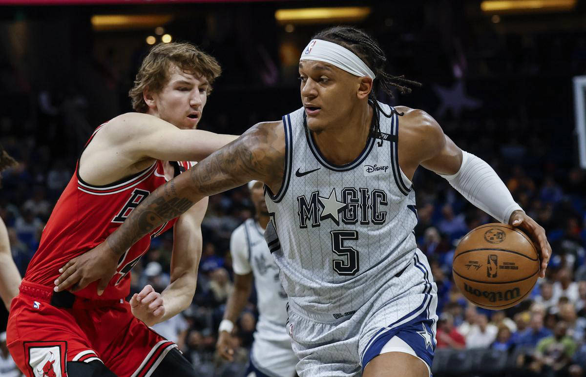 开云体育在线-爵士客场击败魔术，继续领骑西部