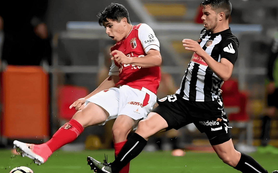 关于阿拉维斯艰难获胜，重摆脱降级区压力的信息