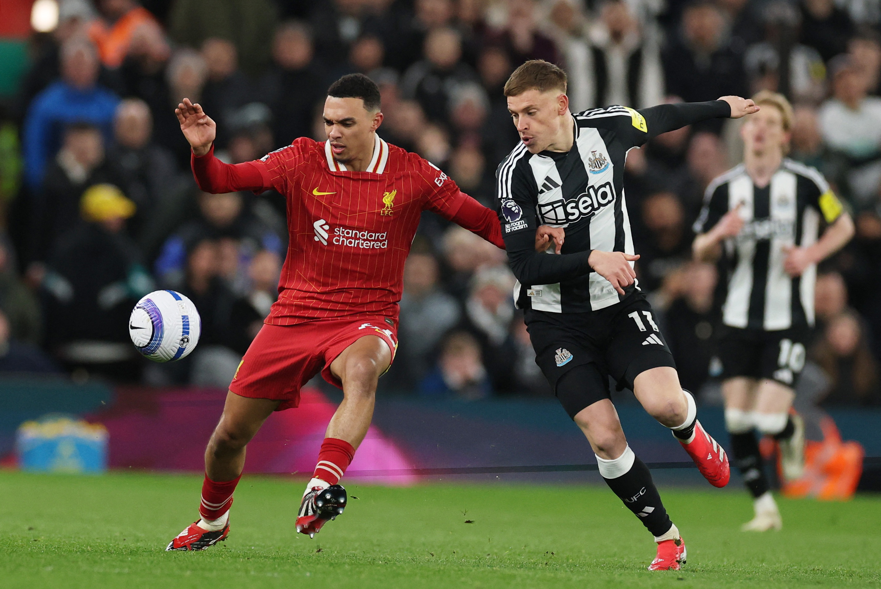 -巴西国脚重返英超，为新球队效力