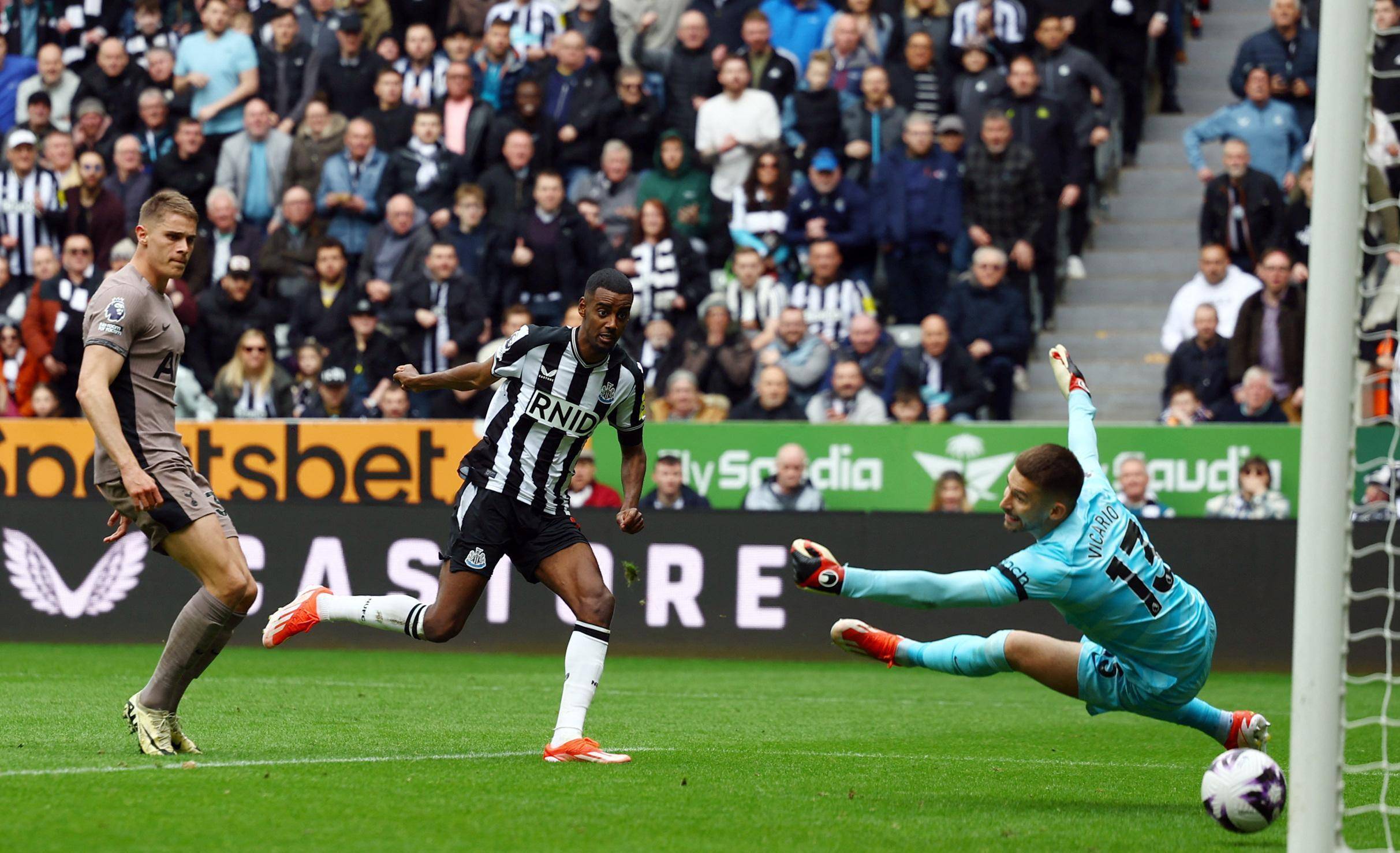 热刺主场失意,遭遇主力受伤的简单介绍 热刺主场失意,遭遇主力受伤的简单介绍