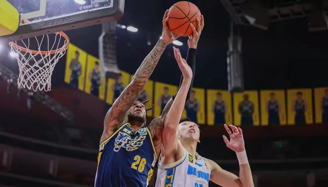 开云体育入口-关于汉堡队主场失利，遭遇不利局面的信息