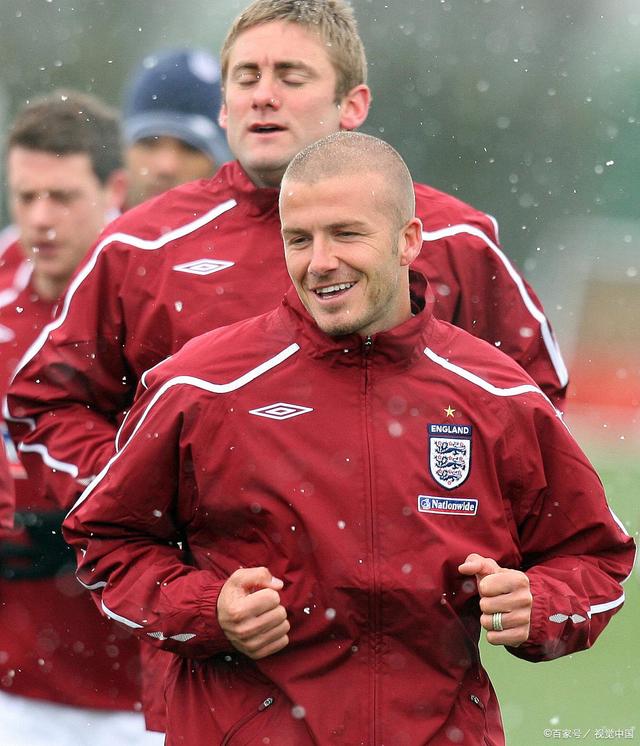 包含AC米兰士气高涨，冲击前四位置的词条