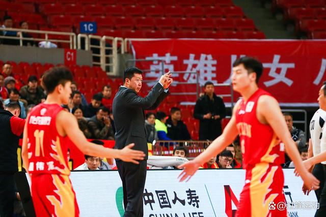 福建男篮凭借实力大胜,霸占胜利 福建男篮凭借实力大胜,霸占胜利