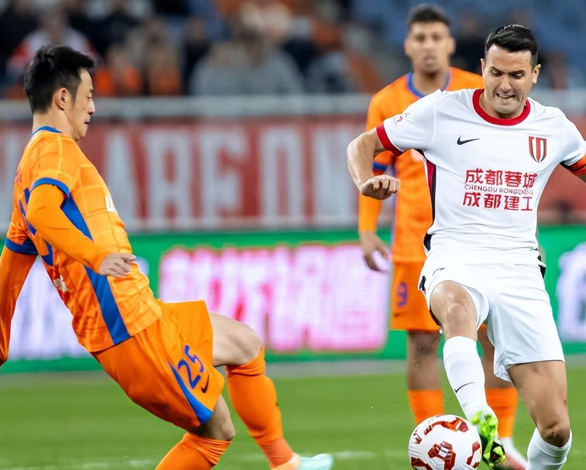 上港遭遇失利，与恒大战火慢热