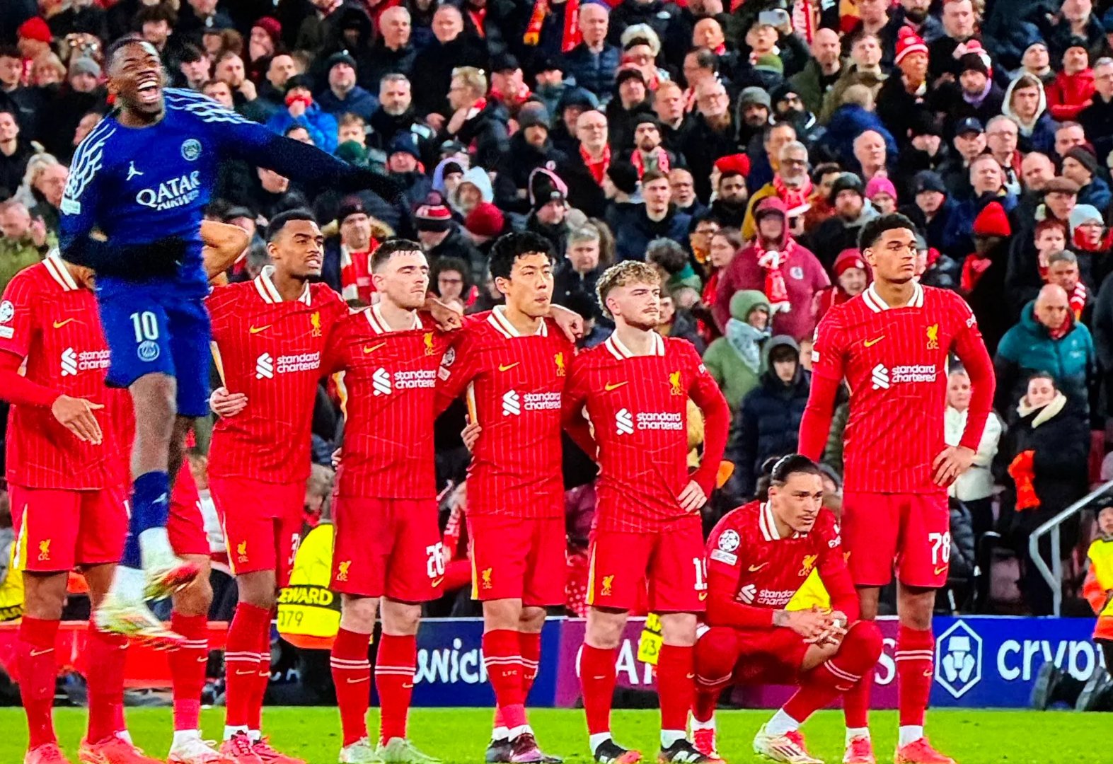 关于拜仁慕尼黑前锋独中两元，带领球队迎来胜利的信息