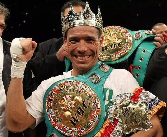 拳击比赛中,阿根廷选手凭借实力晋级 拳击比赛中,阿根廷选手凭借实力晋级