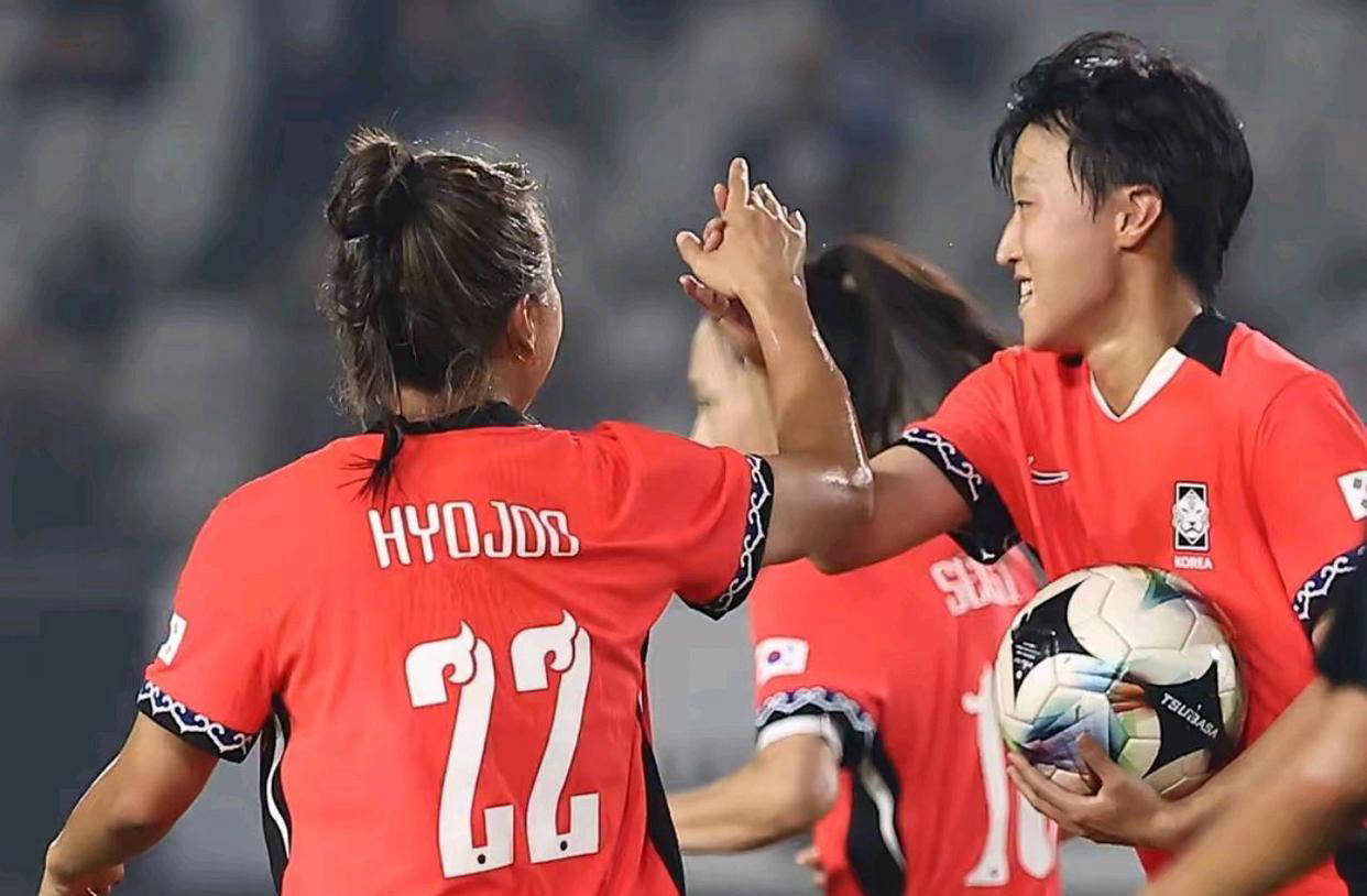 开云体育app-竭尽全力：女足比赛中展现无限拼搏精神