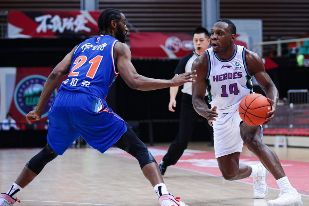 开云体育登录-青海男篮迎来胜利，迈向季后赛