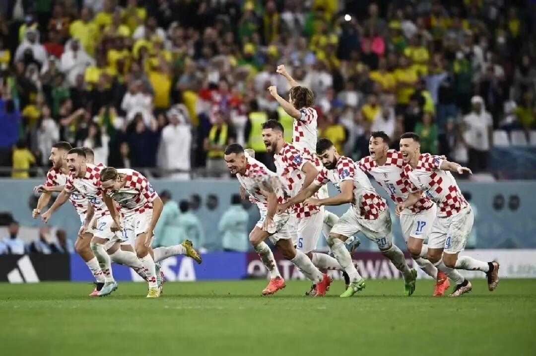 开云体育-关于克罗地亚运动员激动庆祝夺得奖牌的信息