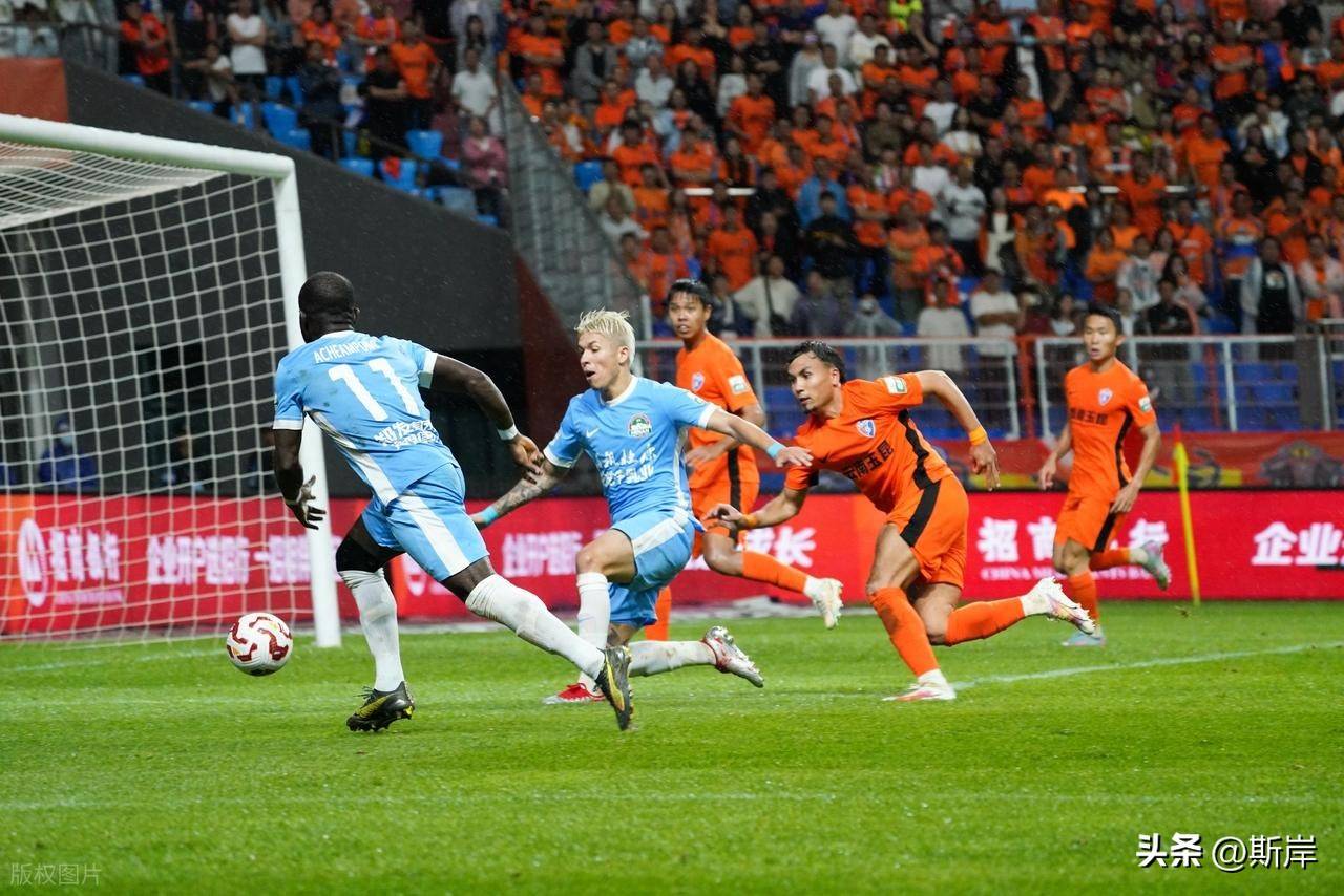 激战开启！中超球队赢下重要比赛的简单介绍
