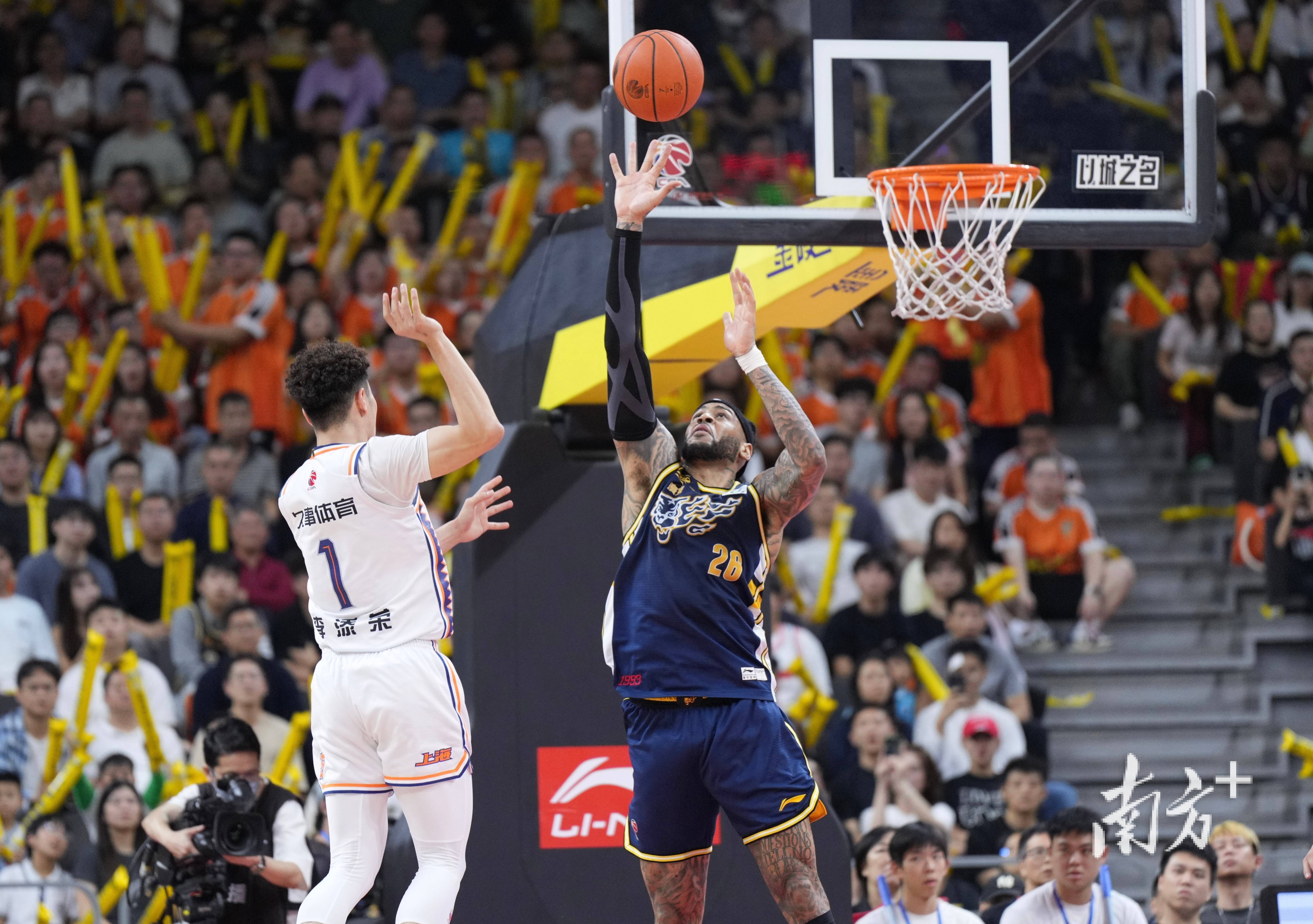 开云体育平台APP-关于运动明星强势夺冠，体育竞技场上掀起风暴的信息