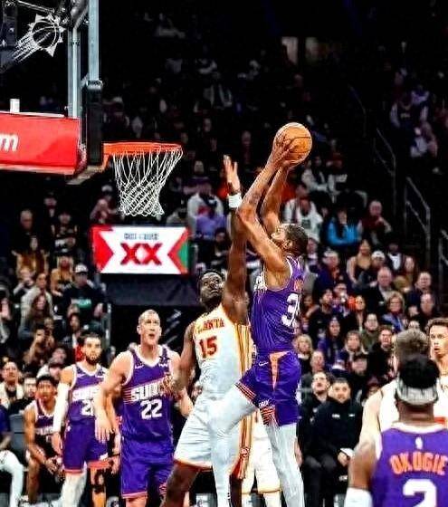 老鹰主场大胜开拓者，领先西部半决赛