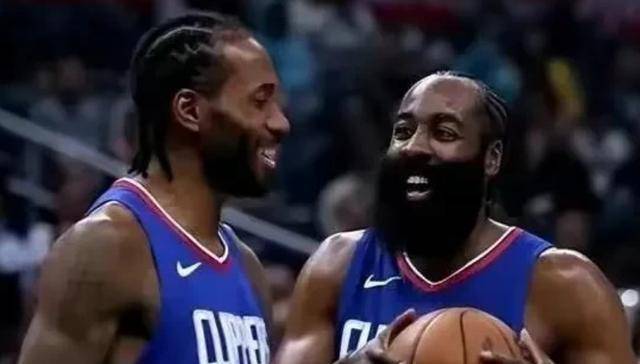 开云体育入口-沙尔克04遭遇失败，需调整战术