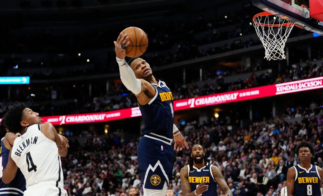 篮网客场横扫掘金，乔治复出添助威