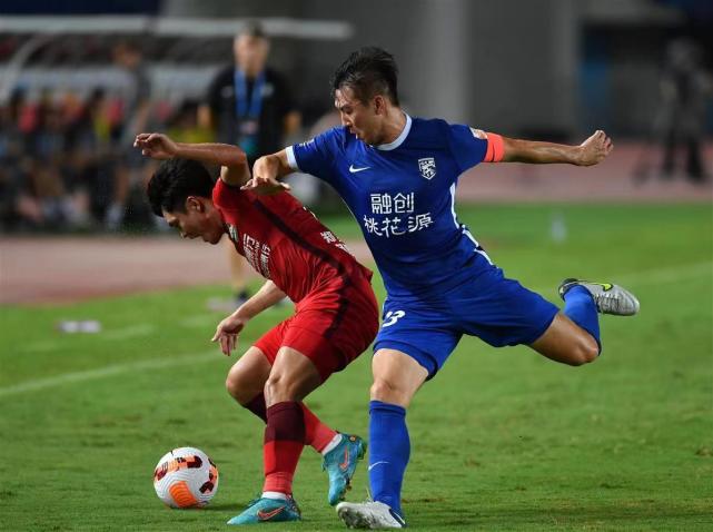 包含神奇三分绝杀助球队冲入半决赛，士气高涨的词条