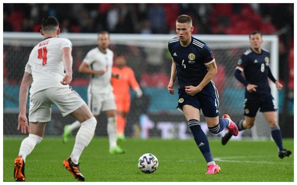 开云体育官方网站-英格兰羽毛球队爆冷中国羽毛球队，陶菲克完成帽子戏法的简单介绍