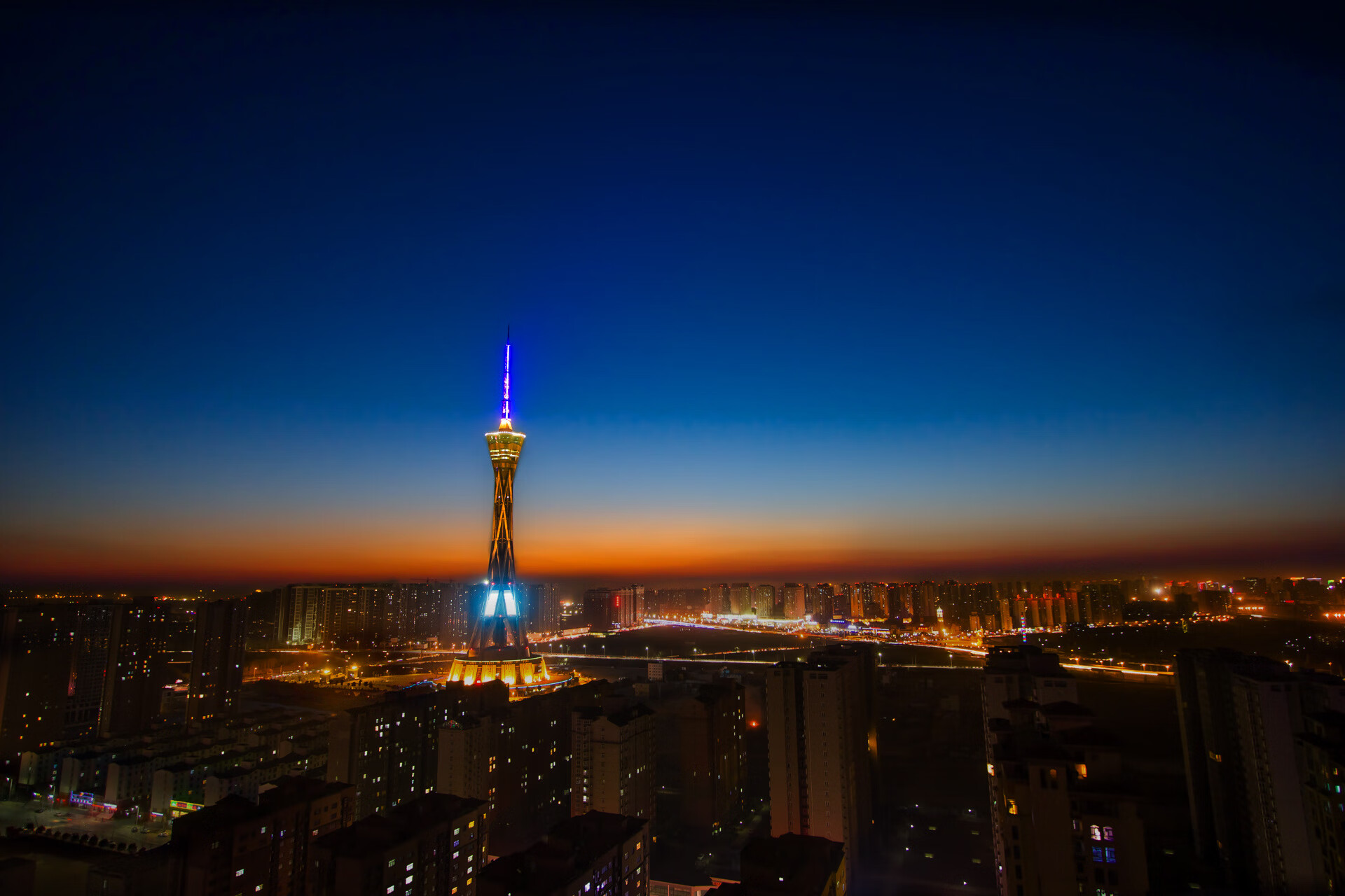 上海队一波流击溃新疆队,杜兰特关键先生闪耀全场