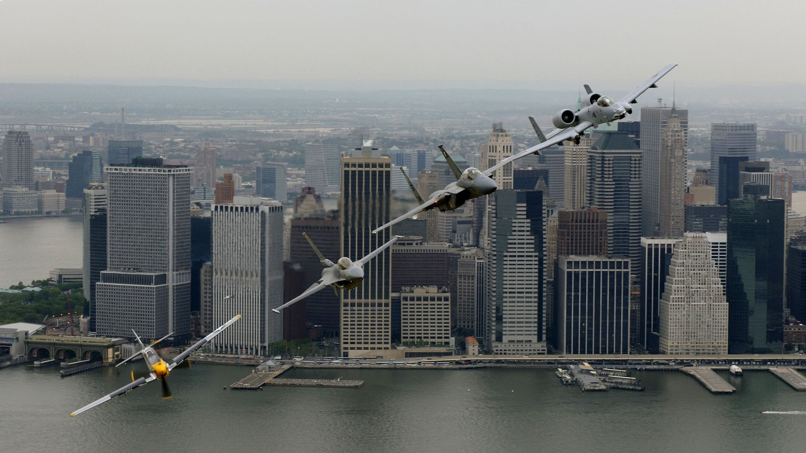 街道缠斗与沙漠风暴,卡塔尔夜战中荷兰冠军的意外陷落