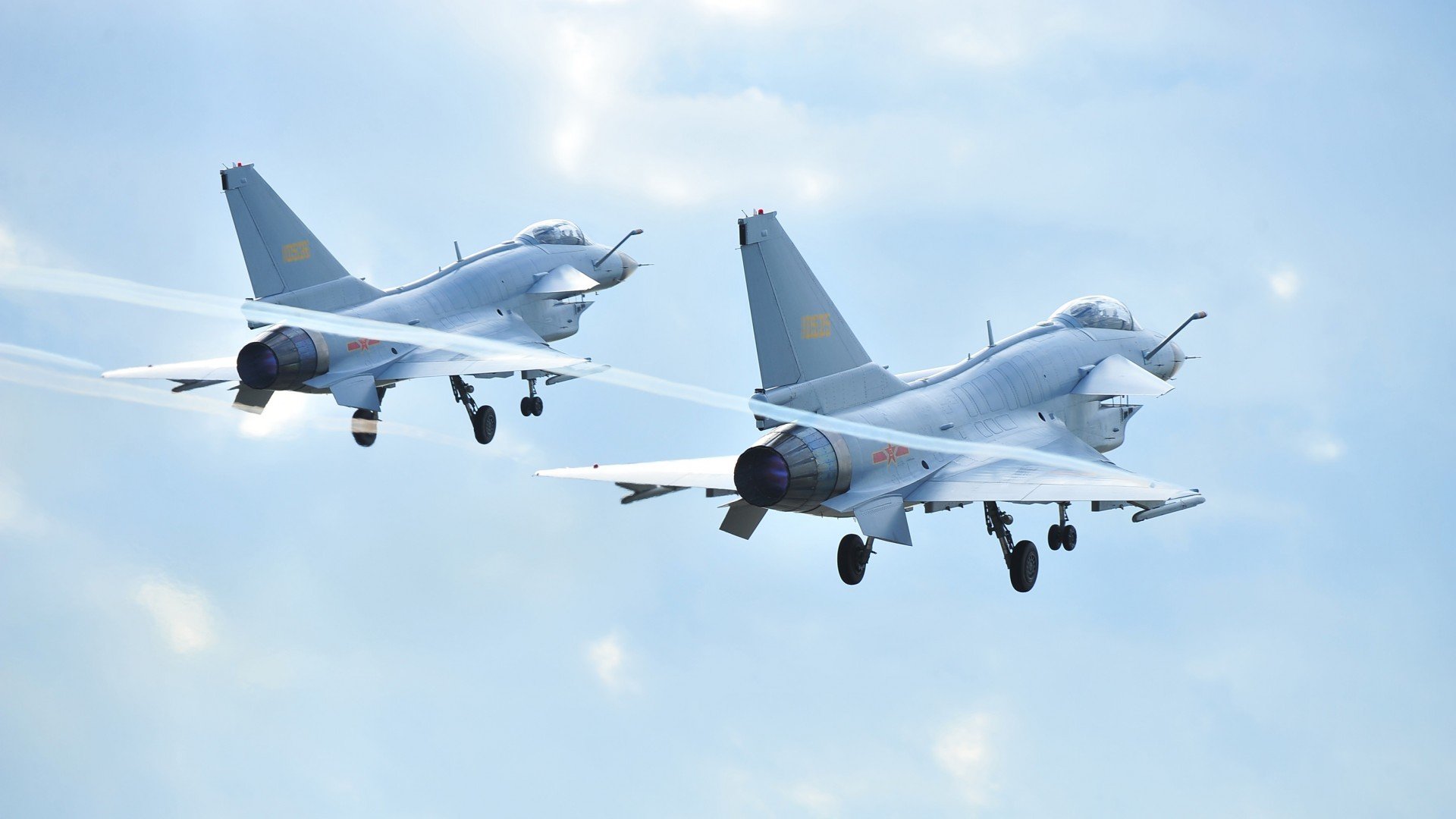 范弗利特22+8主导攻防,新疆多点开花力克深圳取开门红