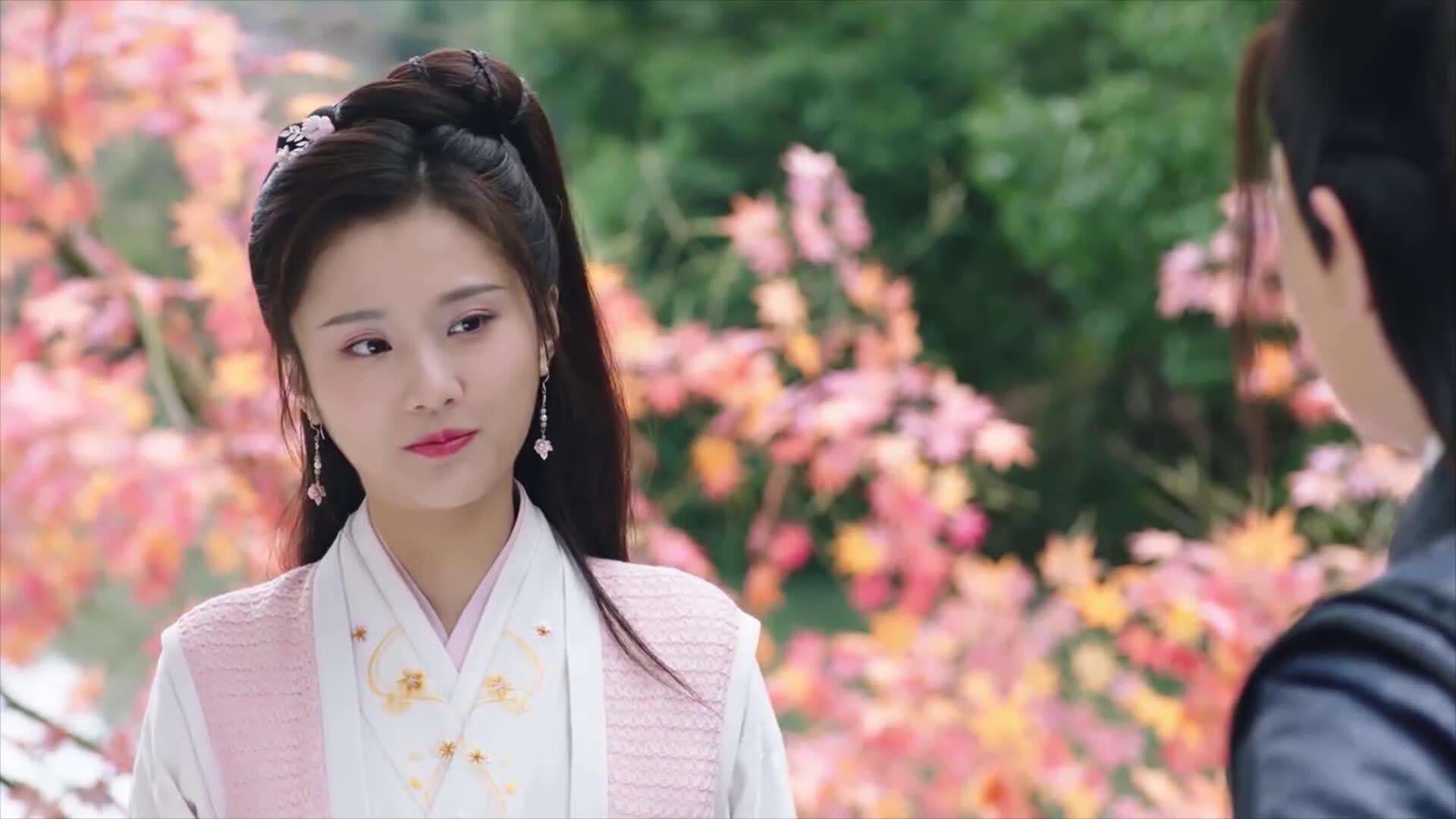 开云体育在线-东方对阵西方，英格拉姆用一场跨越大洋的篮球独奏，证明何为真正的独角戏