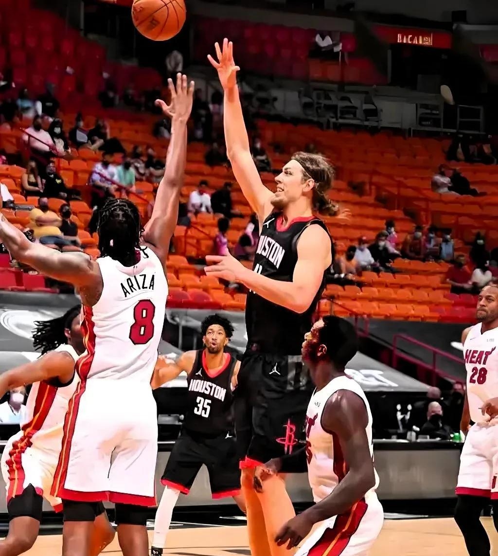 马刺对阵奇才，哈利伯顿打出生涯之夜