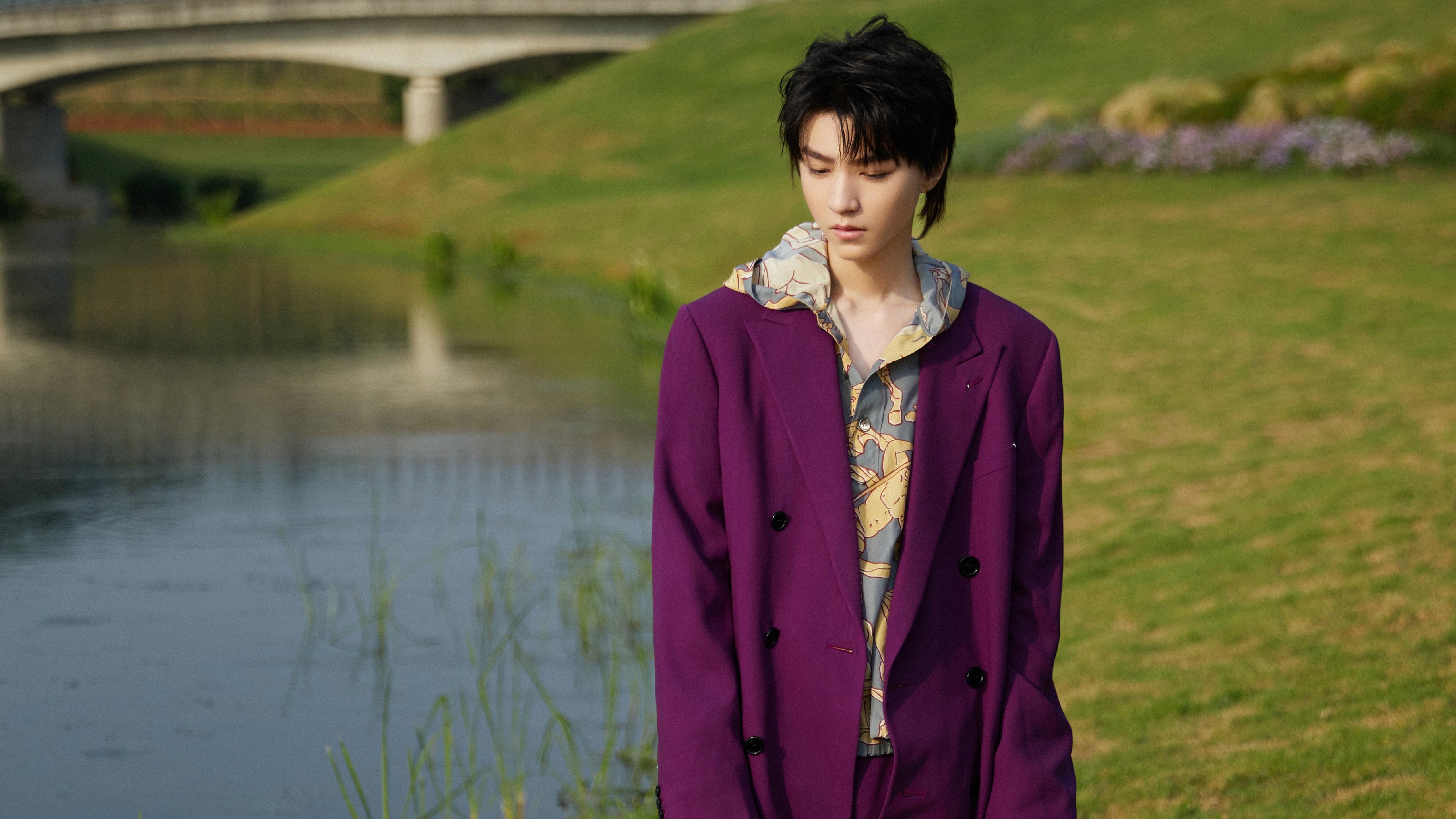 红魔风暴席卷三狮，亚平宁闪电刺破长空—现代足球的双重变奏