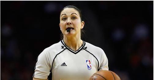 开云体育中国-NBA季后赛之夜，帕尔默带队取胜