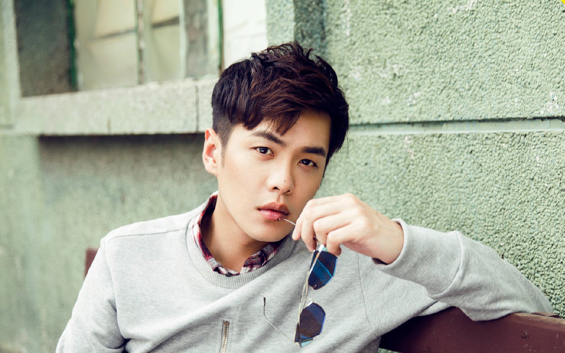 西甲国家德比之夜，斯通斯带队取胜，平凡英雄的史诗时刻